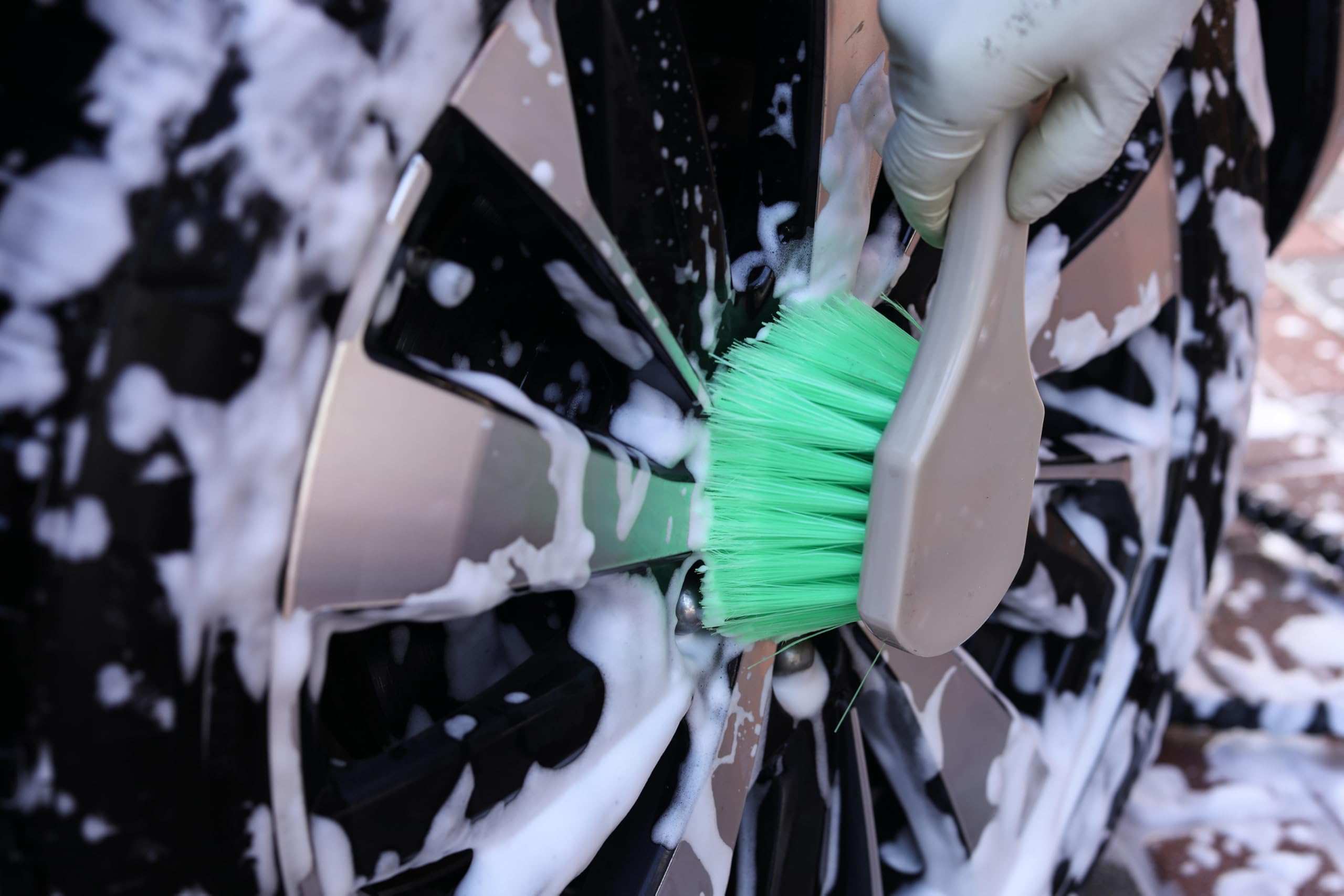 Wheel and Body Brush - with PVC Fiber, PP body Details